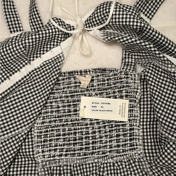 Black and White Checkered Sleeveless Top - Picture 6 of 7